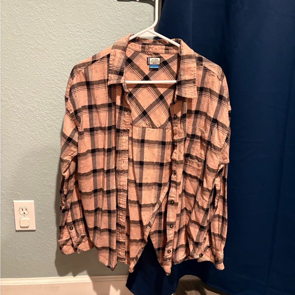 Kavu Casual Plaid Button-Down Shirt in Pink and Black